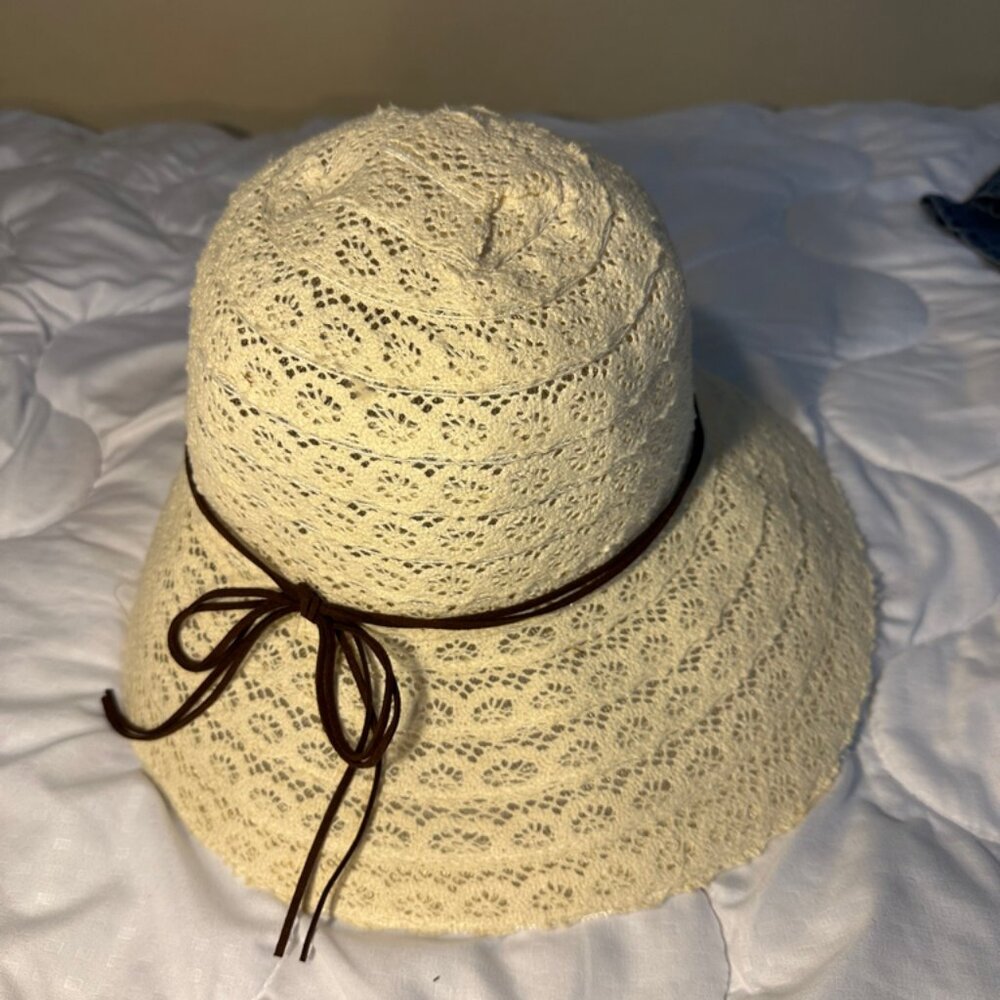 Laundry by design hat